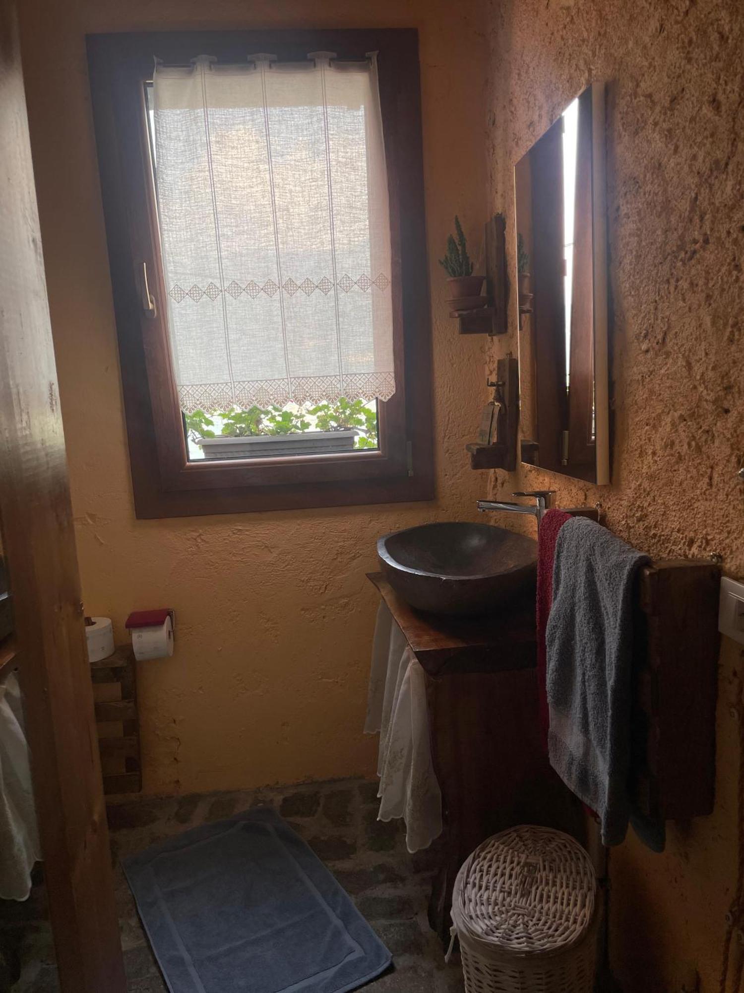 Stone House: Fairytale Flat With Magic Lake View 벨라노 외부 사진